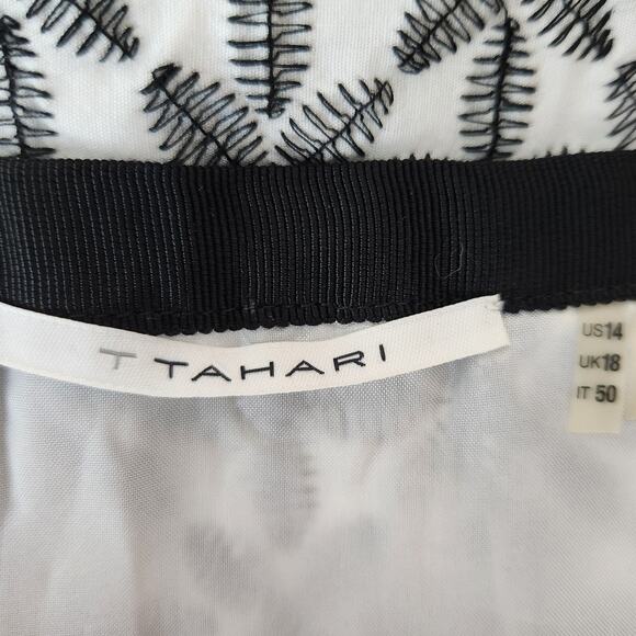 SALE Tahari Embroidered Black & White Skater Circle Skirt Pleated Geo Print - Picture 2 of 3